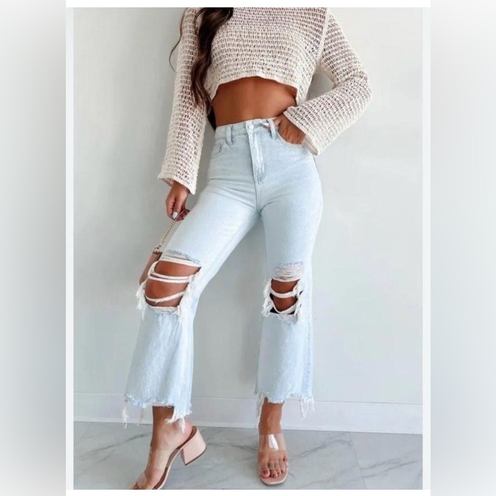 NWT Altar'd State Distressed Cropped Jeans Size 29